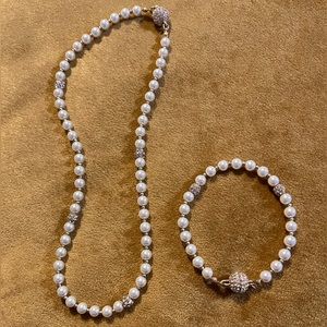 Premier Design Pearl Set